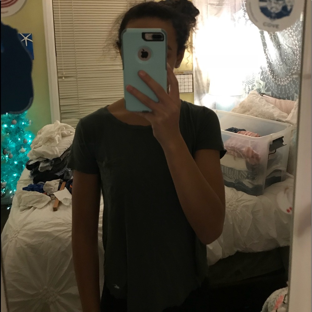 Hollister Must- Have Flowy T-shirt